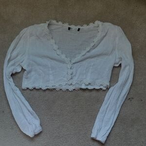 SHEIN White Floral Lace Cropped Blouse